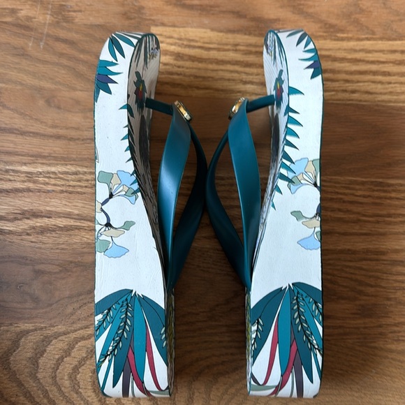 NEW Tory Burch Thandie Wedge Flip Flops - Picture 6 of 8